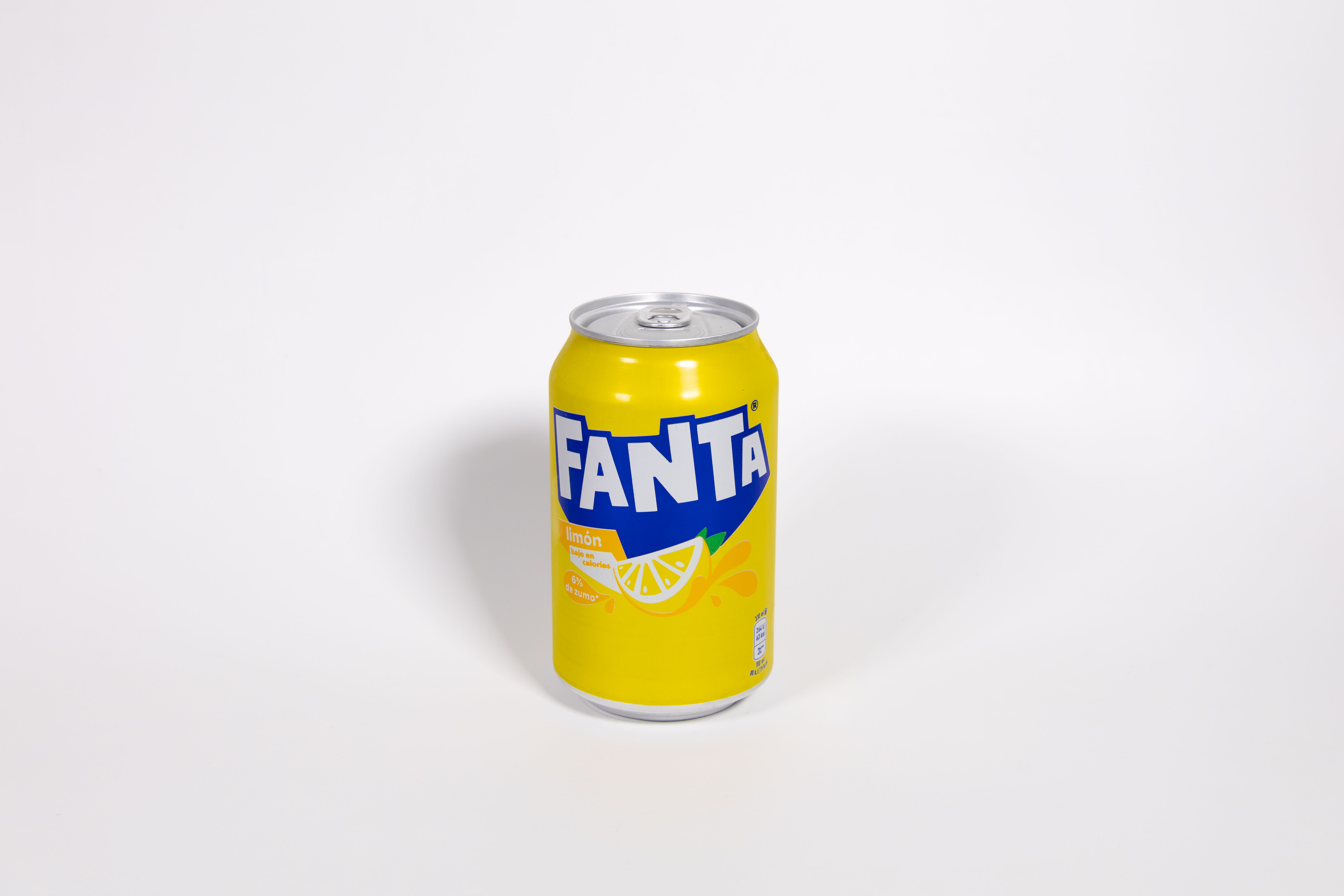 Fanta Limón lata 330ml.